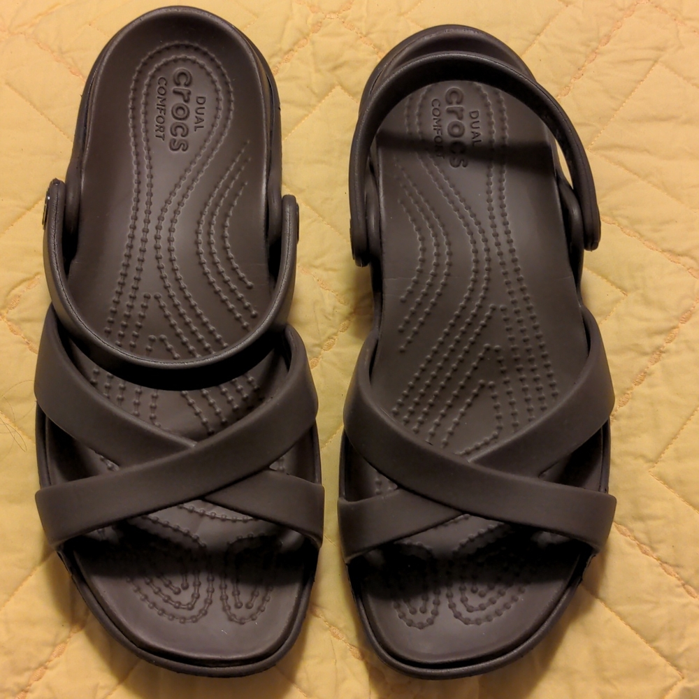 Women’s Meleen Cross-Band Sandal 8
